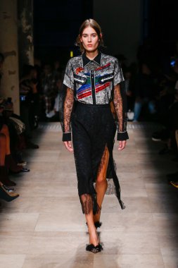 Rochas Paris Fashion Week kapsamında göster