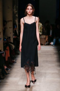 Rochas Paris Fashion Week kapsamında göster