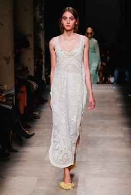 Rochas Paris Fashion Week kapsamında göster