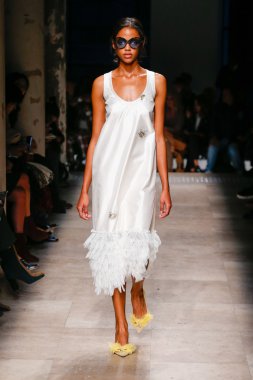 Rochas Paris Fashion Week kapsamında göster