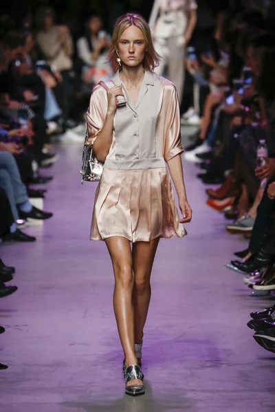 Paul ve Joe gösterisi 