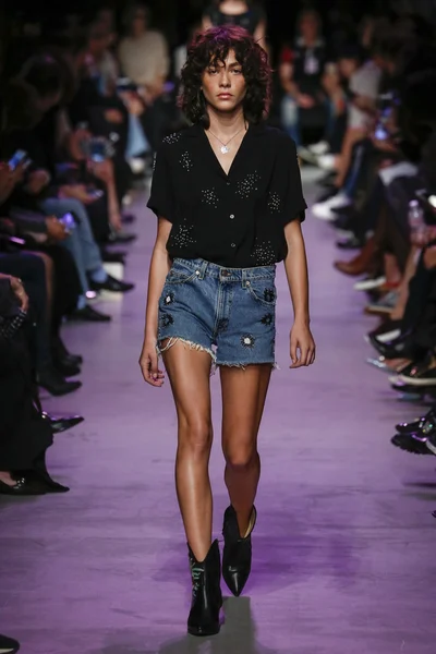 Paul ve Joe gösterisi 