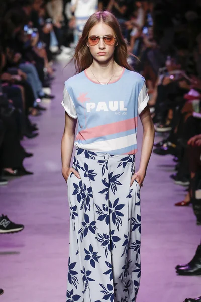 Paul ve Joe gösterisi 