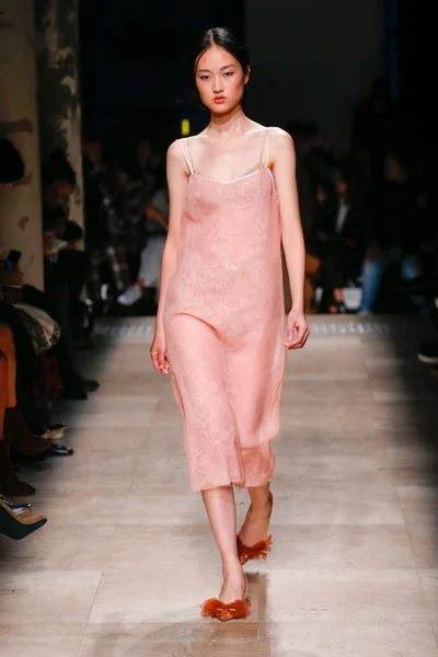 Rochas Paris Fashion Week kapsamında göster — Stok fotoğraf