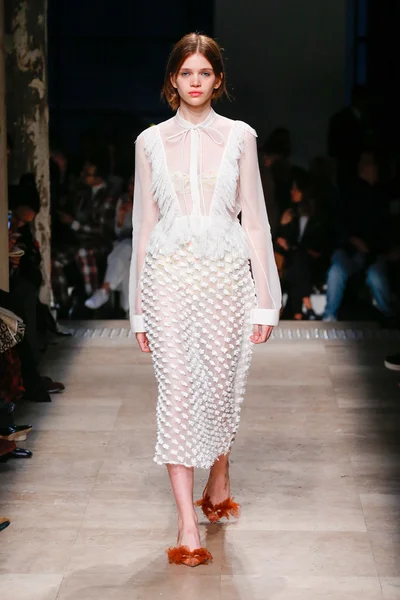 Rochas Paris Fashion Week kapsamında göster