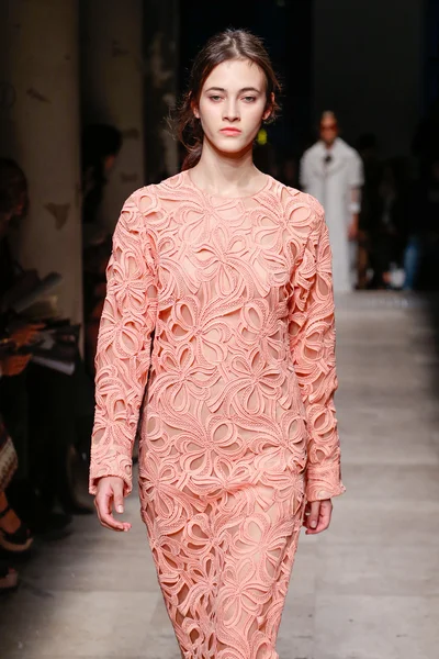 Rochas Paris Fashion Week kapsamında göster