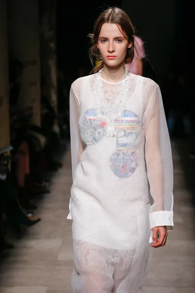 Rochas show as part of the Paris Fashion Week — Stock Photo, Image