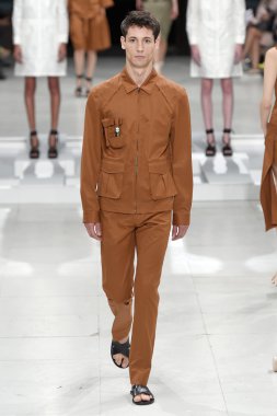 Paris Moda Haftası kapsamında Çağlayan gösterisi