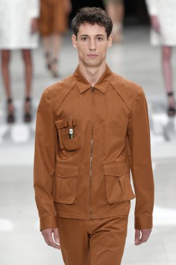 Paris Moda Haftası kapsamında Çağlayan gösterisi