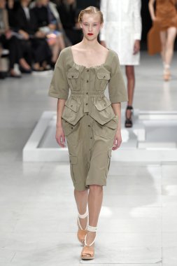 Paris Moda Haftası kapsamında Çağlayan gösterisi