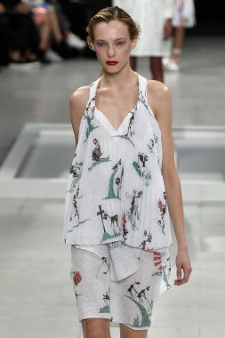 Paris Moda Haftası kapsamında Çağlayan gösterisi