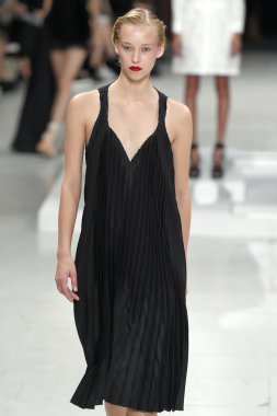 Paris Moda Haftası kapsamında Çağlayan gösterisi