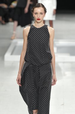 Paris Moda Haftası kapsamında Çağlayan gösterisi