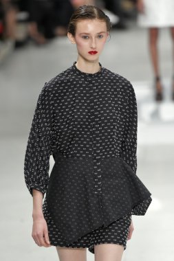 Paris Moda Haftası kapsamında Çağlayan gösterisi