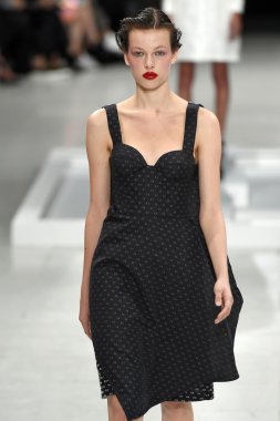 Paris Moda Haftası kapsamında Çağlayan gösterisi