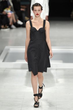 Paris Moda Haftası kapsamında Çağlayan gösterisi