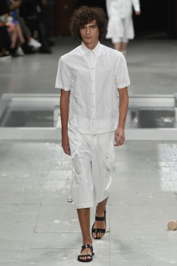 Paris Moda Haftası kapsamında Çağlayan gösterisi