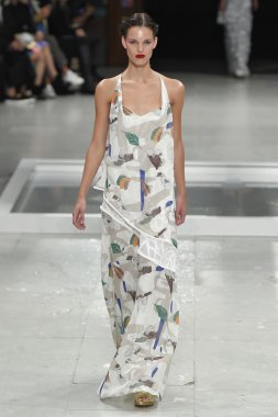 Paris Moda Haftası kapsamında Çağlayan gösterisi