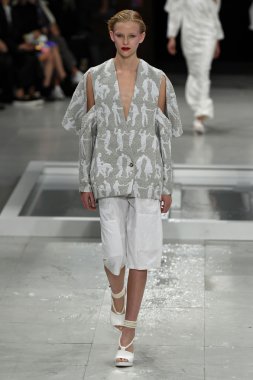 Paris Moda Haftası kapsamında Çağlayan gösterisi