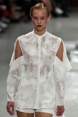 Paris Moda Haftası kapsamında Çağlayan gösterisi