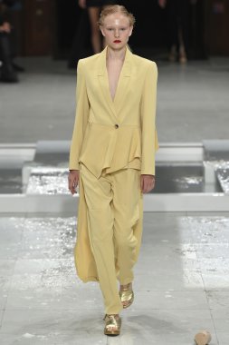 Paris Moda Haftası kapsamında Çağlayan gösterisi