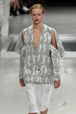 Paris Moda Haftası kapsamında Çağlayan gösterisi