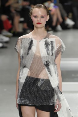 Paris Moda Haftası kapsamında Çağlayan gösterisi