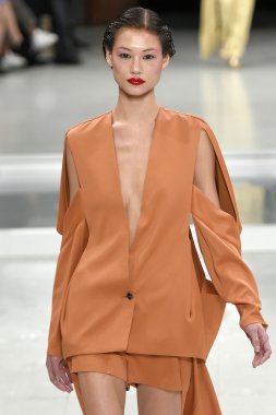 Paris Moda Haftası kapsamında Çağlayan gösterisi