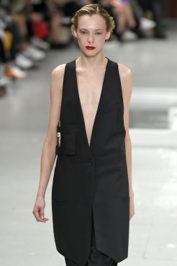 Paris Moda Haftası kapsamında Çağlayan gösterisi