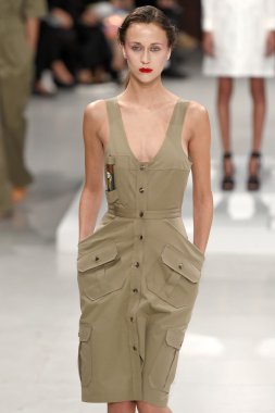 Paris Moda Haftası kapsamında Çağlayan gösterisi