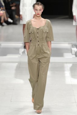 Paris Moda Haftası kapsamında Çağlayan gösterisi