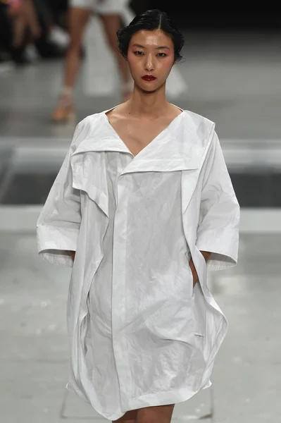 Chalayan show as part of the Paris Fashion Week — Stock Photo, Image