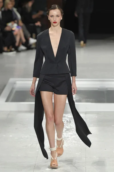 Chalayan show as part of the Paris Fashion Week — Stock Photo, Image
