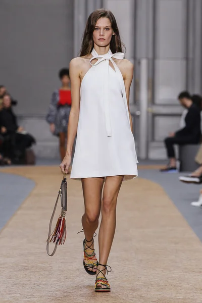 Chloe show as part of the Paris Fashion Week — Stock Photo, Image