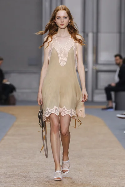 Chloe show im Rahmen der Pariser Modewoche — Stockfoto