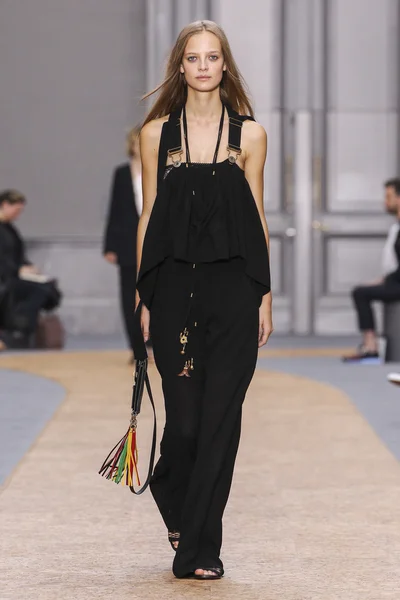 Chloe show as part of the Paris Fashion Week — ストック写真