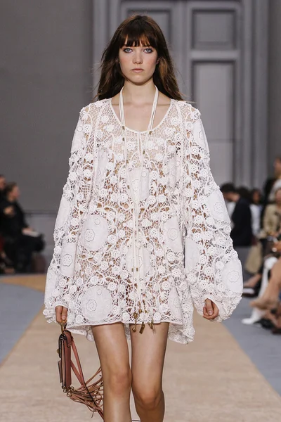 Chloe show as part of the Paris Fashion Week — Stock Photo, Image