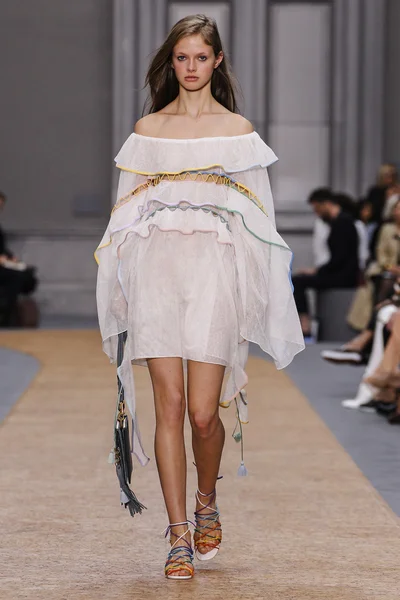 Chloe show as part of the Paris Fashion Week — Stockfoto