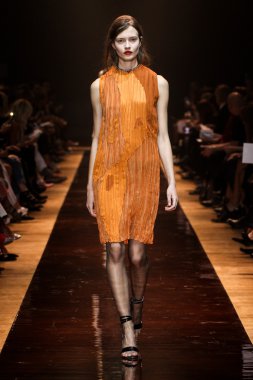 Paris Moda Haftası Womenswear İlkbahar / Yaz bir parçası olarak Nina Ricci gösterisi