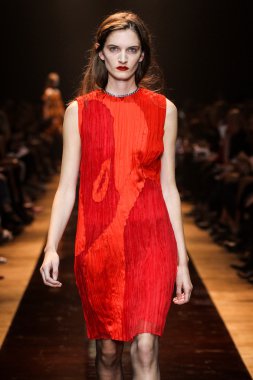  Paris Moda Haftası Womenswear İlkbahar / Yaz bir parçası olarak Nina Ricci gösterisi