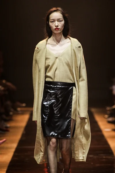 A model walks the runway during the Nina Ricci show as part of the Paris Fashion Week — Stok fotoğraf