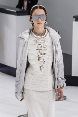 Chanel gösterisi olarak Paris moda haftası 