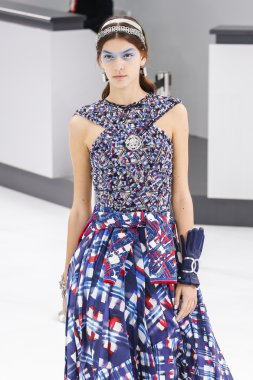 Chanel gösterisi olarak Paris moda haftası 