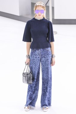 Chanel gösterisi olarak Paris moda haftası 