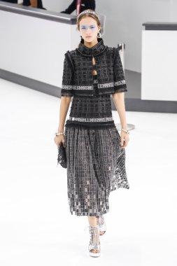 Chanel gösterisi olarak Paris moda haftası 