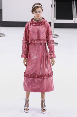 Chanel gösterisi olarak Paris moda haftası 