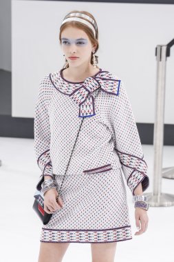 Chanel gösterisi olarak Paris moda haftası 