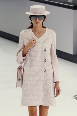 Chanel gösterisi olarak Paris moda haftası 