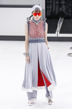 Chanel gösterisi olarak Paris moda haftası 