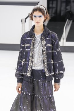 Chanel gösterisi olarak Paris moda haftası 